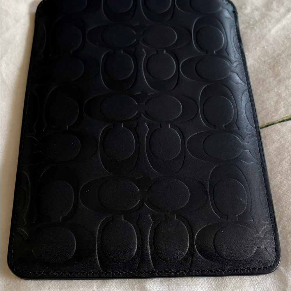 Black Leather Embossed COACH E Reader Sleeve/Case - Picture 3 of 4